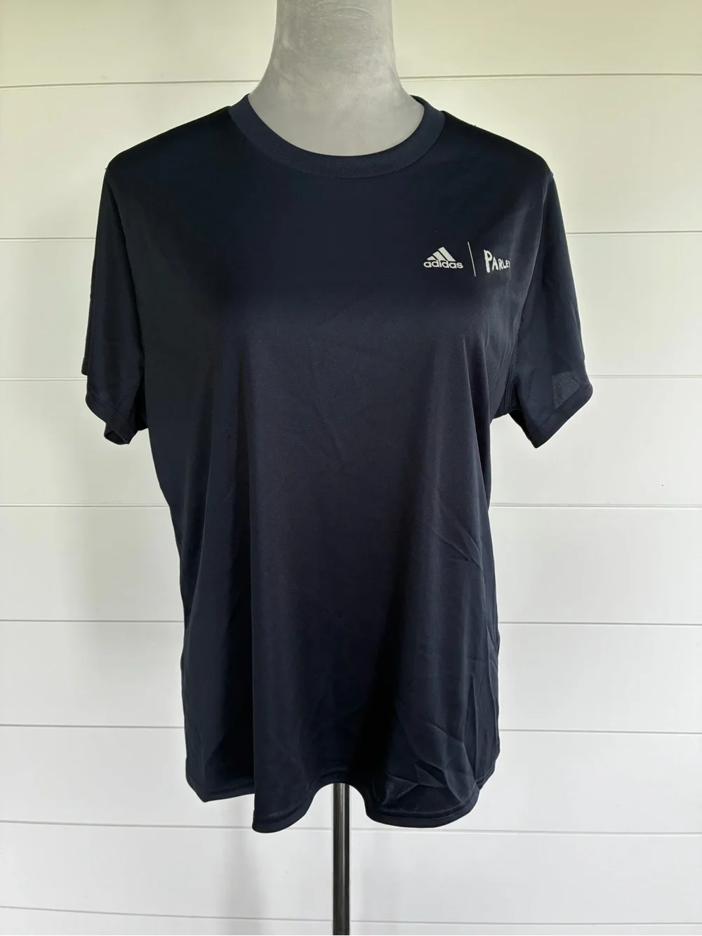 Adidas Parley Short-Sleeve Athletic Tee women’s Sz XL NWT/0241 - Picture 1 of 10